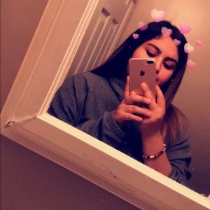 Meet your Posher, Yessenia